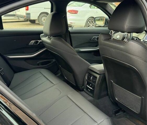 Черный БМВ 3 Серия, объемом двигателя 2 л и пробегом 35 тыс. км за 28000 $, фото 4 на Automoto.ua