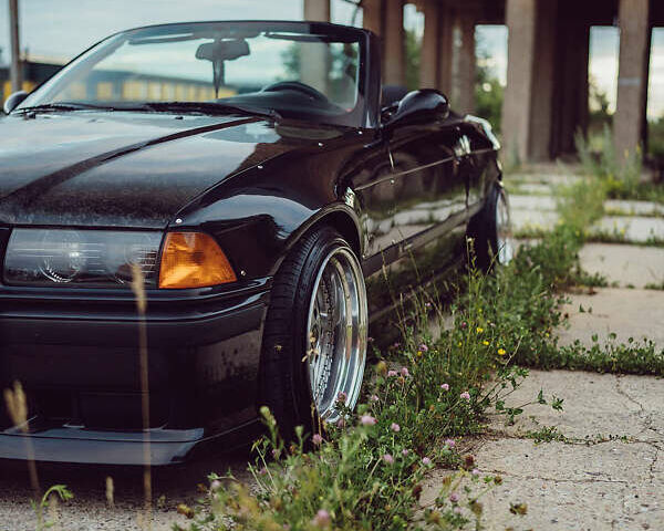 Черный БМВ 3 Серия, объемом двигателя 2.79 л и пробегом 188 тыс. км за 11500 $, фото 7 на Automoto.ua