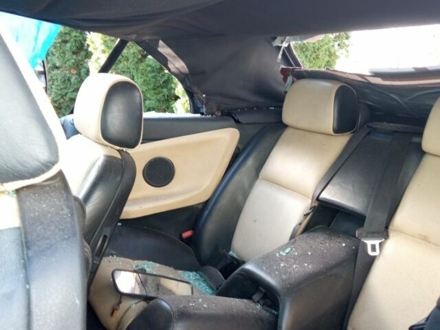 Черный БМВ 3 Серия, объемом двигателя 3 л и пробегом 100 тыс. км за 3574 $, фото 4 на Automoto.ua