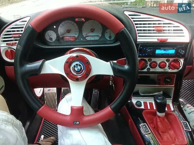 Черный БМВ 3 Серия, объемом двигателя 1.8 л и пробегом 250 тыс. км за 4500 $, фото 22 на Automoto.ua