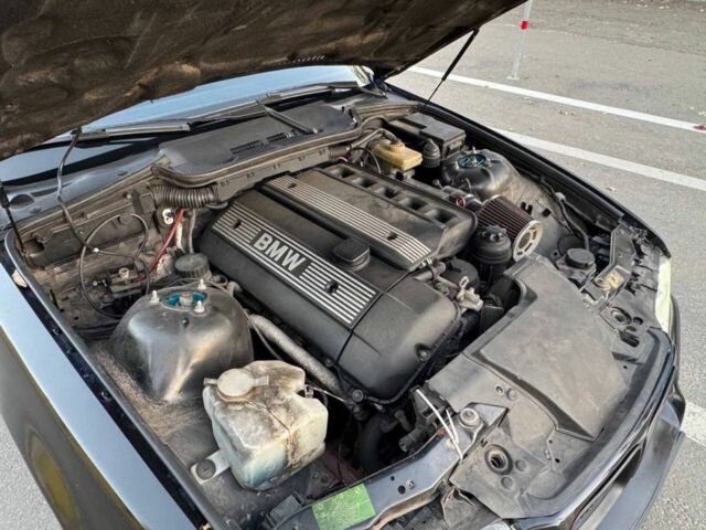 Черный БМВ 3 Серия, объемом двигателя 2 л и пробегом 200 тыс. км за 5000 $, фото 7 на Automoto.ua