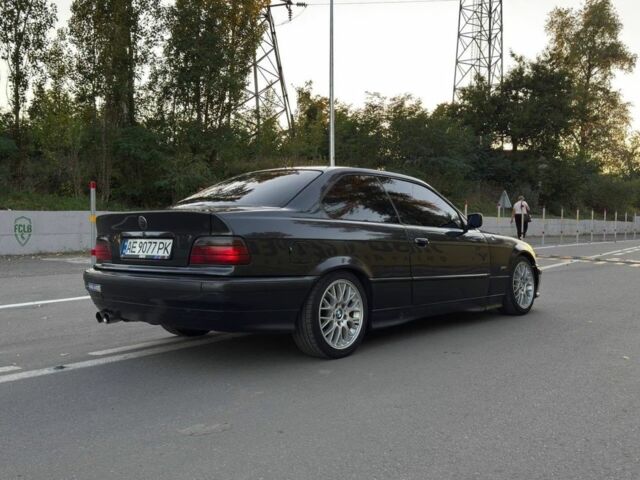 Черный БМВ 3 Серия, объемом двигателя 2 л и пробегом 200 тыс. км за 5000 $, фото 4 на Automoto.ua