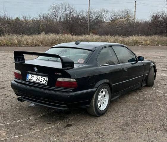 Черный БМВ 3 Серия, объемом двигателя 0 л и пробегом 300 тыс. км за 1625 $, фото 3 на Automoto.ua