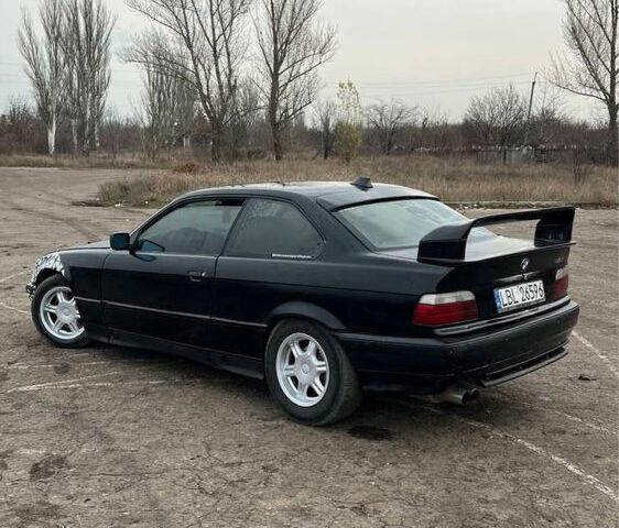 Черный БМВ 3 Серия, объемом двигателя 0 л и пробегом 300 тыс. км за 1625 $, фото 2 на Automoto.ua