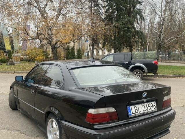 Чорний БМВ 3 Серія, об'ємом двигуна 1.6 л та пробігом 239 тис. км за 1600 $, фото 4 на Automoto.ua