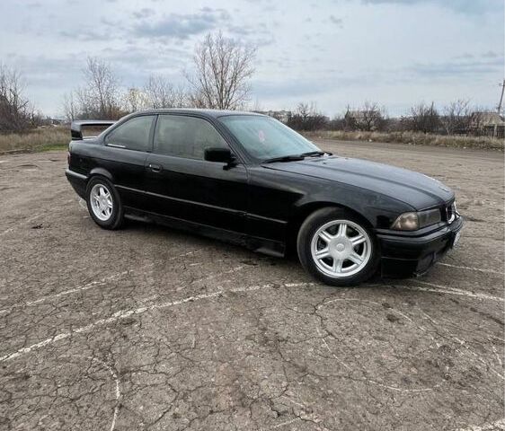 Черный БМВ 3 Серия, объемом двигателя 0 л и пробегом 300 тыс. км за 1625 $, фото 4 на Automoto.ua