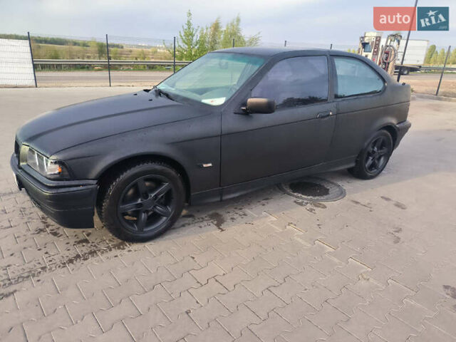 Черный БМВ 3 Серия, объемом двигателя 1.6 л и пробегом 300 тыс. км за 3000 $, фото 5 на Automoto.ua