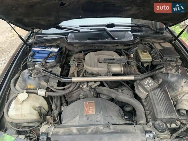 Чорний БМВ 3 Серія, об'ємом двигуна 1.6 л та пробігом 300 тис. км за 3500 $, фото 7 на Automoto.ua