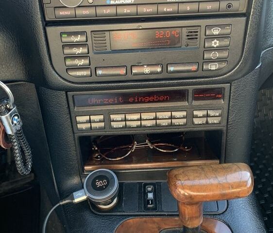 Чорний БМВ 3 Серія, об'ємом двигуна 1.8 л та пробігом 282 тис. км за 3700 $, фото 8 на Automoto.ua