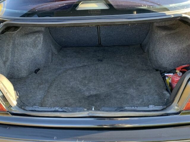 Чорний БМВ 3 Серія, об'ємом двигуна 1.8 л та пробігом 282 тис. км за 3700 $, фото 4 на Automoto.ua