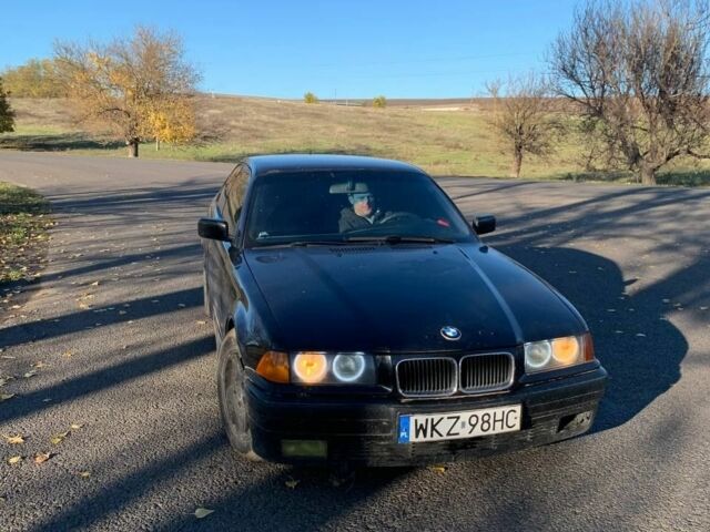 Черный БМВ 3 Серия, объемом двигателя 1.8 л и пробегом 250 тыс. км за 1500 $, фото 1 на Automoto.ua