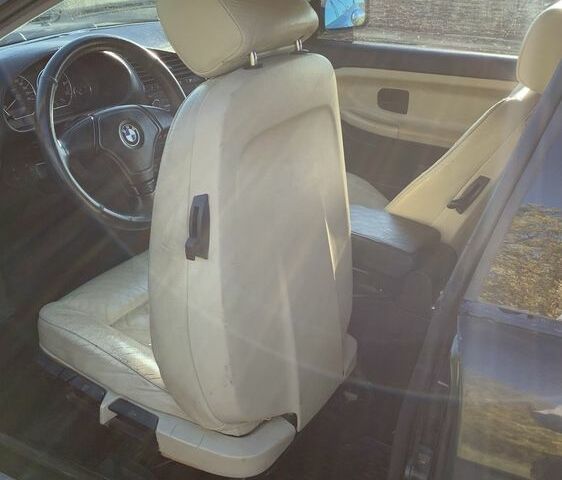 Чорний БМВ 3 Серія, об'ємом двигуна 1.8 л та пробігом 282 тис. км за 3700 $, фото 11 на Automoto.ua