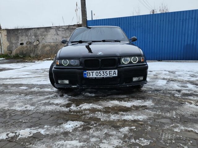 Черный БМВ 3 Серия, объемом двигателя 2 л и пробегом 3 тыс. км за 4000 $, фото 1 на Automoto.ua
