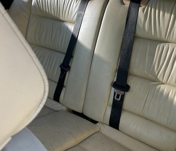 Чорний БМВ 3 Серія, об'ємом двигуна 1.8 л та пробігом 282 тис. км за 3700 $, фото 10 на Automoto.ua