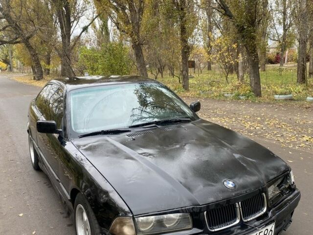 Черный БМВ 3 Серия, объемом двигателя 1.8 л и пробегом 226 тыс. км за 1200 $, фото 3 на Automoto.ua