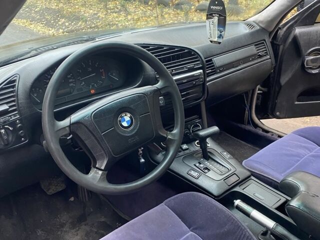 Черный БМВ 3 Серия, объемом двигателя 1.8 л и пробегом 226 тыс. км за 1200 $, фото 6 на Automoto.ua