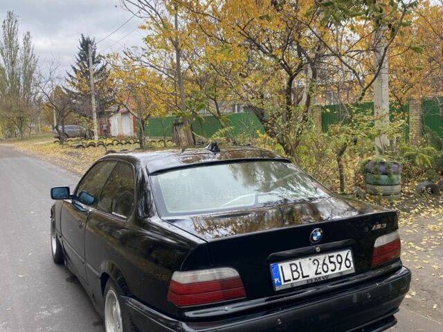 Черный БМВ 3 Серия, объемом двигателя 1.8 л и пробегом 226 тыс. км за 1200 $, фото 2 на Automoto.ua