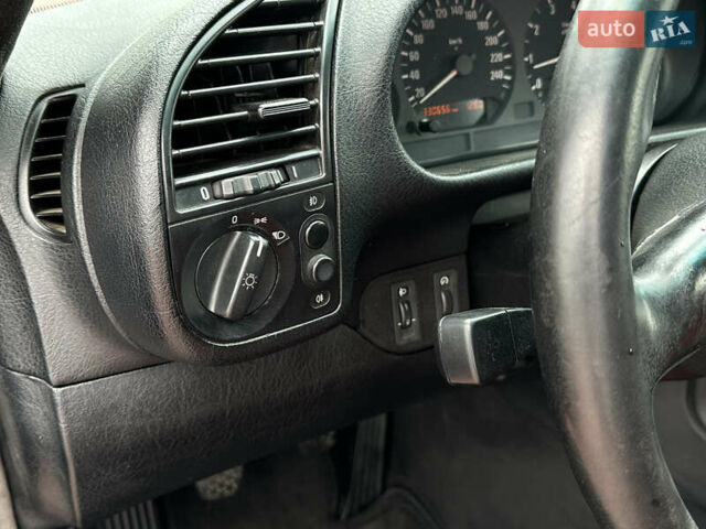 Черный БМВ 3 Серия, объемом двигателя 2.5 л и пробегом 330 тыс. км за 8999 $, фото 27 на Automoto.ua