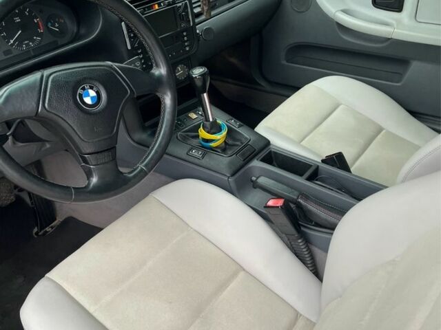 Черный БМВ 3 Серия, объемом двигателя 2.5 л и пробегом 360 тыс. км за 5500 $, фото 5 на Automoto.ua