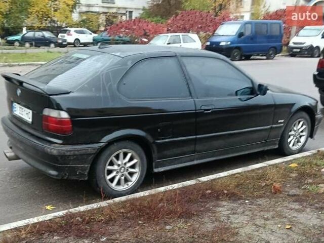 Черный БМВ 3 Серия, объемом двигателя 1.6 л и пробегом 377 тыс. км за 2700 $, фото 4 на Automoto.ua