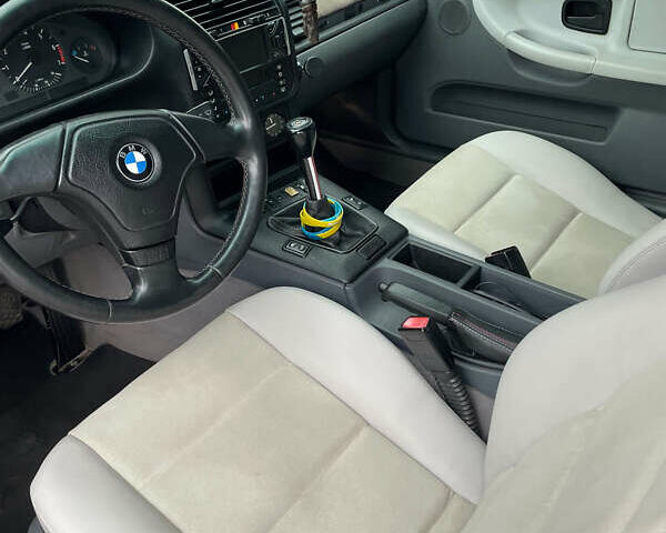 Черный БМВ 3 Серия, объемом двигателя 2.5 л и пробегом 360 тыс. км за 5300 $, фото 4 на Automoto.ua