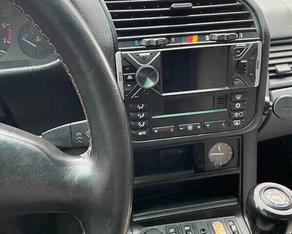 Черный БМВ 3 Серия, объемом двигателя 2.5 л и пробегом 360 тыс. км за 5300 $, фото 6 на Automoto.ua