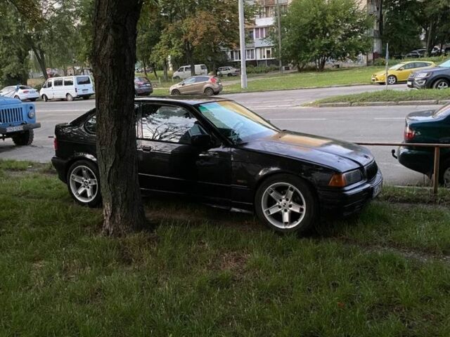 Чорний БМВ 3 Серія, об'ємом двигуна 1.9 л та пробігом 200 тис. км за 1800 $, фото 4 на Automoto.ua