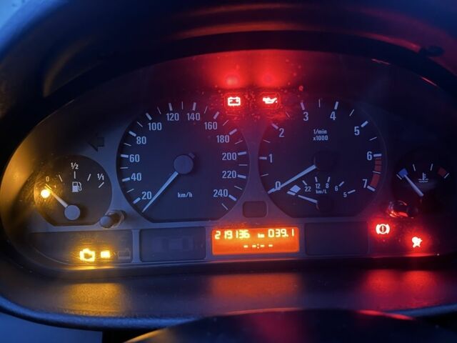 Чорний БМВ 3 Серія, об'ємом двигуна 1.8 л та пробігом 2 тис. км за 3500 $, фото 2 на Automoto.ua