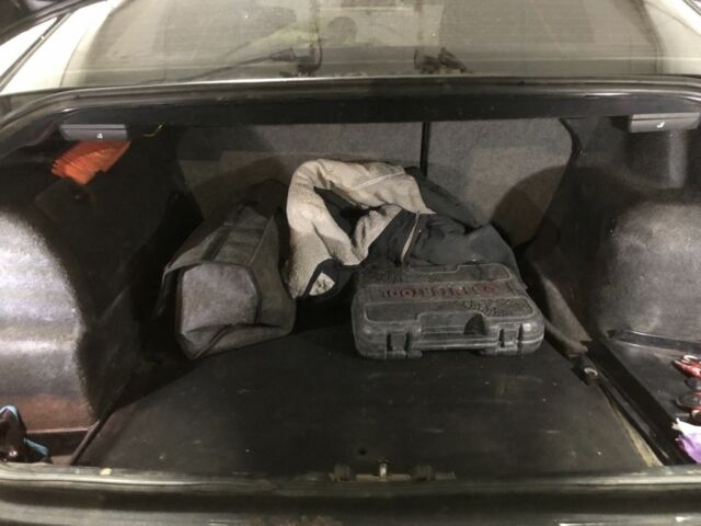 Черный БМВ 3 Серия, объемом двигателя 2.2 л и пробегом 342 тыс. км за 4500 $, фото 8 на Automoto.ua