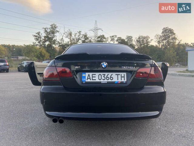 Черный БМВ 3 Серия, объемом двигателя 2.5 л и пробегом 261 тыс. км за 9000 $, фото 3 на Automoto.ua