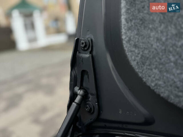 Чорний БМВ 3 Серія, об'ємом двигуна 2 л та пробігом 315 тис. км за 9500 $, фото 50 на Automoto.ua