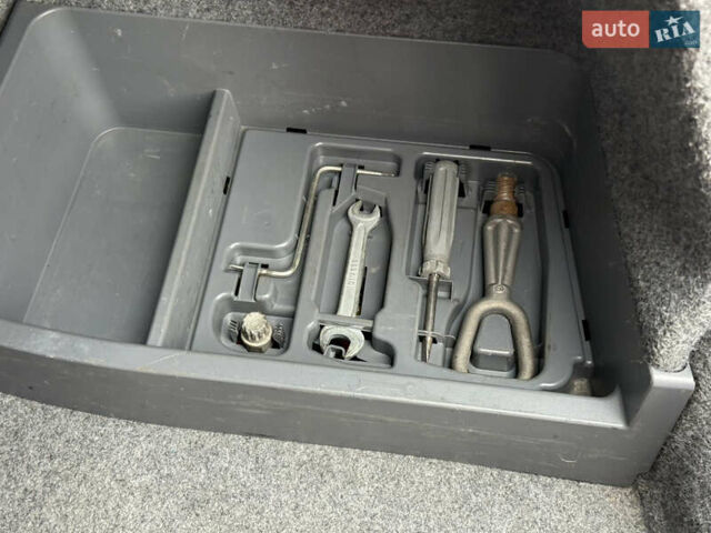 Чорний БМВ 3 Серія, об'ємом двигуна 2 л та пробігом 312 тис. км за 10300 $, фото 26 на Automoto.ua