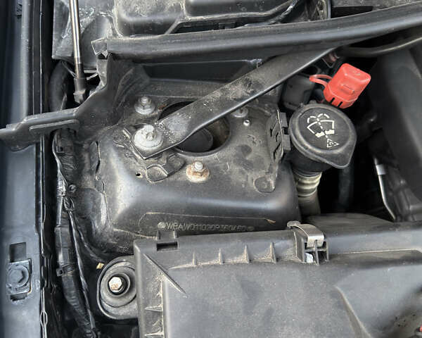 Черный БМВ 3 Серия, объемом двигателя 2 л и пробегом 267 тыс. км за 11999 $, фото 33 на Automoto.ua