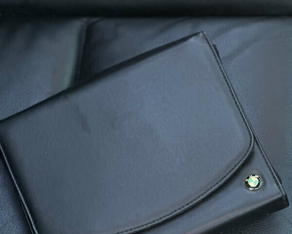 Чорний БМВ 3 Серія, об'ємом двигуна 3 л та пробігом 217 тис. км за 8499 $, фото 42 на Automoto.ua