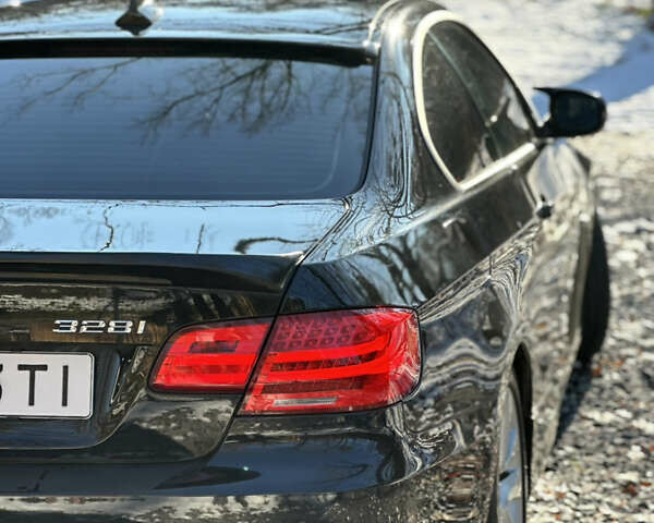 Чорний БМВ 3 Серія, об'ємом двигуна 3 л та пробігом 217 тис. км за 8499 $, фото 7 на Automoto.ua