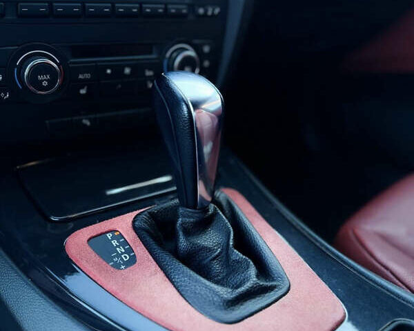 Чорний БМВ 3 Серія, об'ємом двигуна 2 л та пробігом 126 тис. км за 12570 $, фото 15 на Automoto.ua