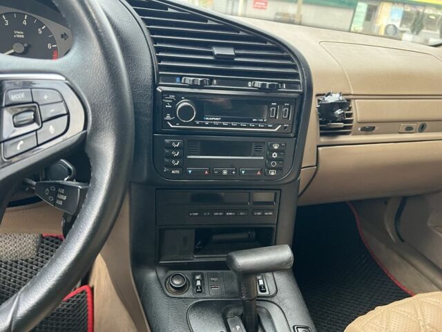 Чорний БМВ 3 Серія, об'ємом двигуна 2.5 л та пробігом 377 тис. км за 3999 $, фото 4 на Automoto.ua