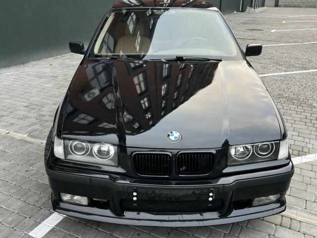 Чорний БМВ 3 Серія, об'ємом двигуна 2.5 л та пробігом 377 тис. км за 3999 $, фото 3 на Automoto.ua