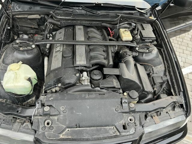 Чорний БМВ 3 Серія, об'ємом двигуна 2.5 л та пробігом 377 тис. км за 3999 $, фото 7 на Automoto.ua