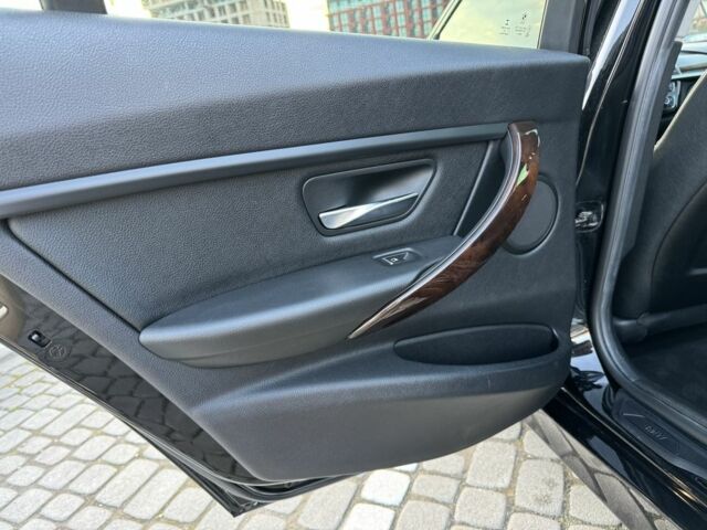 Чорний БМВ 3 Серія, об'ємом двигуна 2 л та пробігом 225 тис. км за 12300 $, фото 16 на Automoto.ua