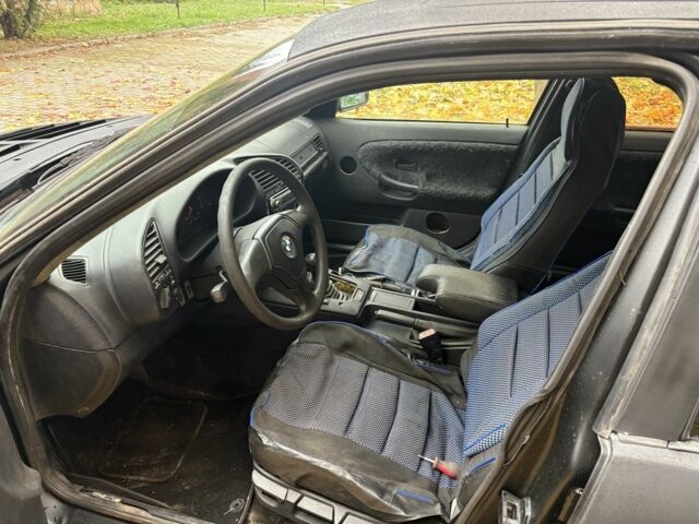 Чорний БМВ 3 Серія, об'ємом двигуна 1.8 л та пробігом 222 тис. км за 1300 $, фото 5 на Automoto.ua