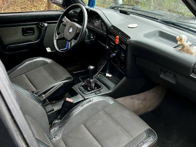 Чорний БМВ 3 Серія, об'ємом двигуна 1.8 л та пробігом 159 тис. км за 1799 $, фото 6 на Automoto.ua