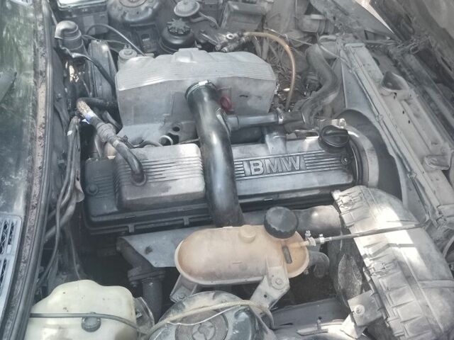 Чорний БМВ 3 Серія, об'ємом двигуна 0 л та пробігом 368 тис. км за 1065 $, фото 3 на Automoto.ua