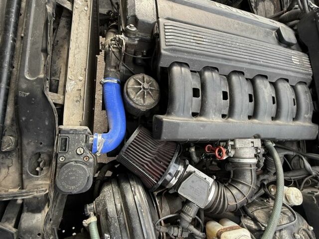 Чорний БМВ 3 Серія, об'ємом двигуна 2.5 л та пробігом 50 тис. км за 2400 $, фото 7 на Automoto.ua