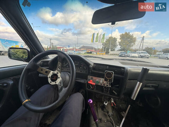 Черный БМВ 3 Серия, объемом двигателя 3.5 л и пробегом 300 тыс. км за 2900 $, фото 7 на Automoto.ua