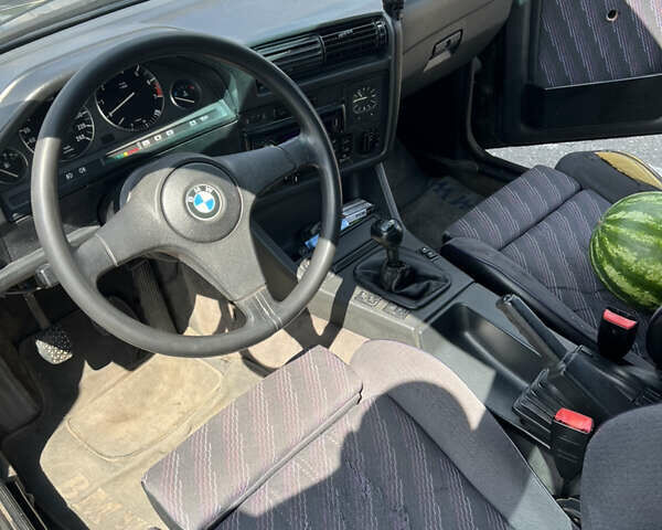Черный БМВ 3 Серия, объемом двигателя 2.5 л и пробегом 300 тыс. км за 2500 $, фото 6 на Automoto.ua
