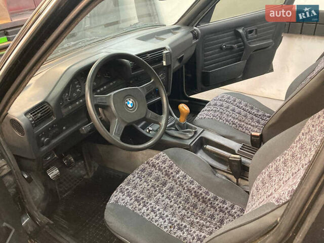 Чорний БМВ 3 Серія, об'ємом двигуна 2.4 л та пробігом 253 тис. км за 2100 $, фото 2 на Automoto.ua