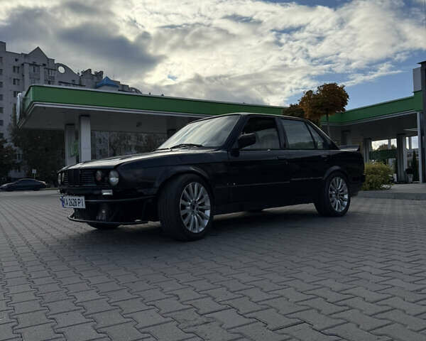 Черный БМВ 3 Серия, объемом двигателя 3.5 л и пробегом 300 тыс. км за 2900 $, фото 1 на Automoto.ua