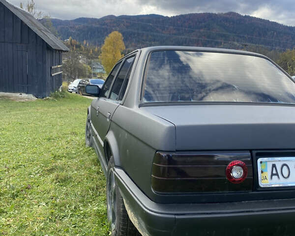 Черный БМВ 3 Серия, объемом двигателя 1.8 л и пробегом 400 тыс. км за 1900 $, фото 4 на Automoto.ua