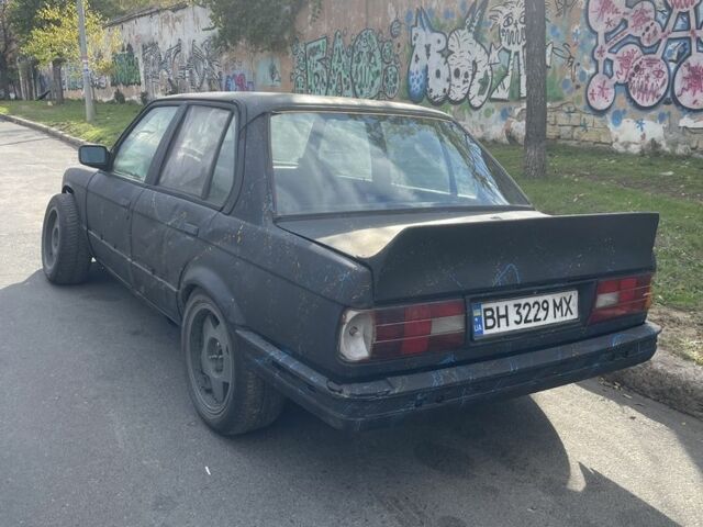 Черный БМВ 3 Серия, объемом двигателя 2.5 л и пробегом 99 тыс. км за 2200 $, фото 1 на Automoto.ua